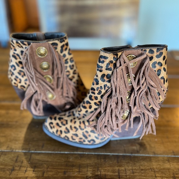 Leopard Fringe Booties - Women’s 8.5 - 4” Wedge Heel - western country boho cow - Picture 8 of 9